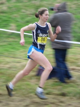 Helen Sharpe running in the Bupa Great Edinburgh Internation Cross-Country Race 2009